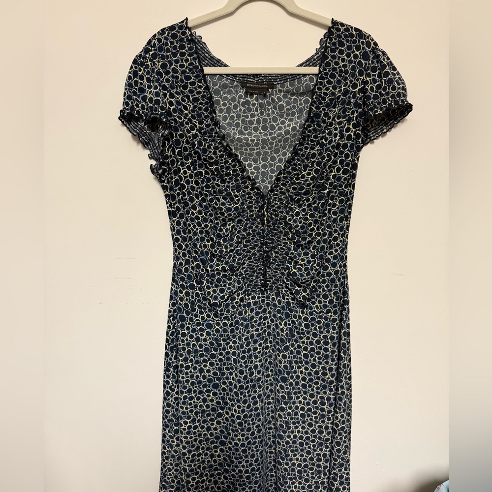 BCBG MaxAzria Gorgeous V-neck women’s dress. Size L